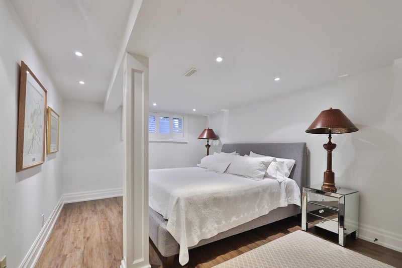 Luxury estate at 8 Chartwell Road, Oakville, ON — photo 30
