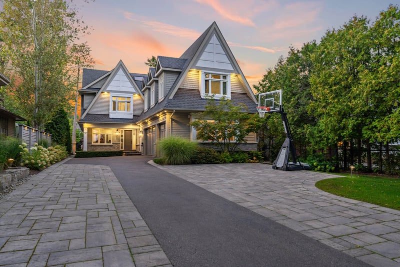 Luxury estate at 3087 Lakeshore Road, Burlington, ON — photo 35