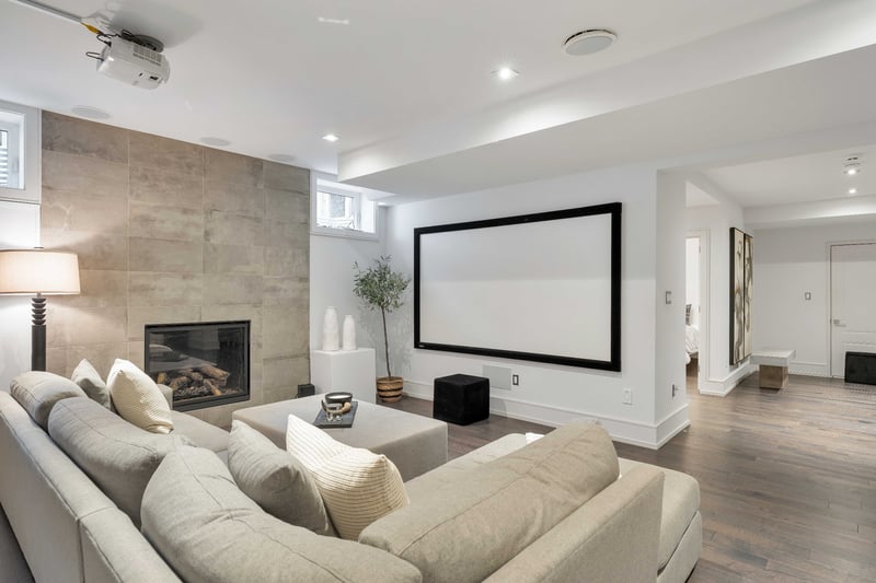 Luxury estate at 1025 Bridge Road, Oakville, ON — photo 35