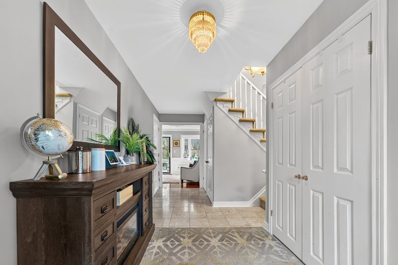 Luxury estate at 195 Wilton Street, Burlington, ON — photo 7