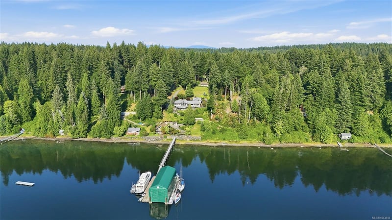 Luxury estate at 1157 West Road, Quadra Island, BC — photo 4