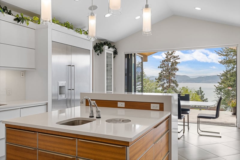 Luxury estate at 328 Lochview Road, Kelowna, BC — photo 11
