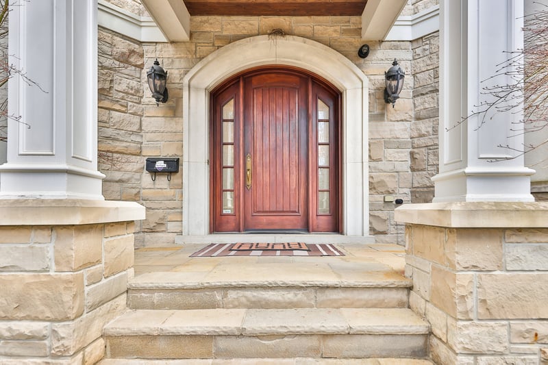 Luxury estate at 1257 Tecumseh Park Drive, Mississauga, ON — photo 2