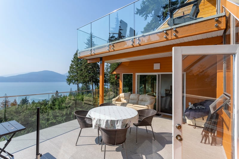 Luxury estate at 270 Mountain Drive, Lions Bay, BC — photo 8