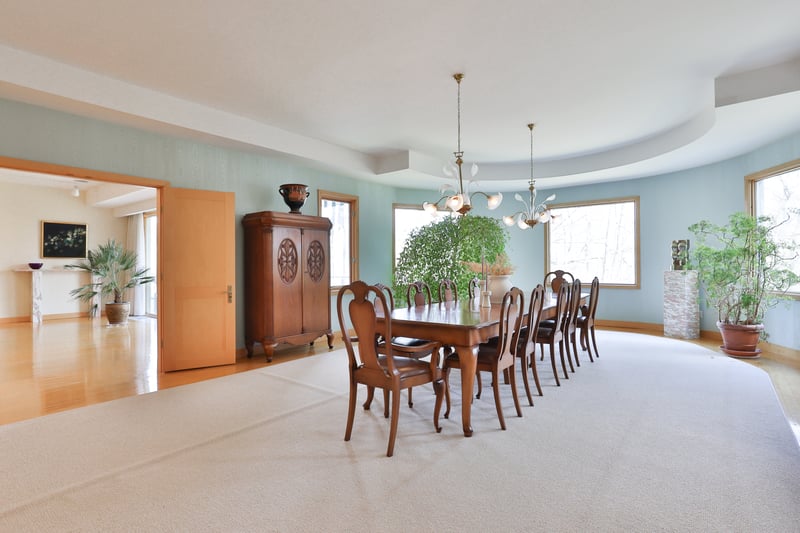 Luxury estate at 937 Whittier Crescent, Mississauga, ON — photo 8