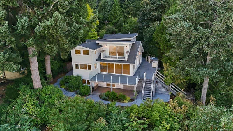 Luxury estate at 312 Roland Road, Ladysmith, BC — photo 7