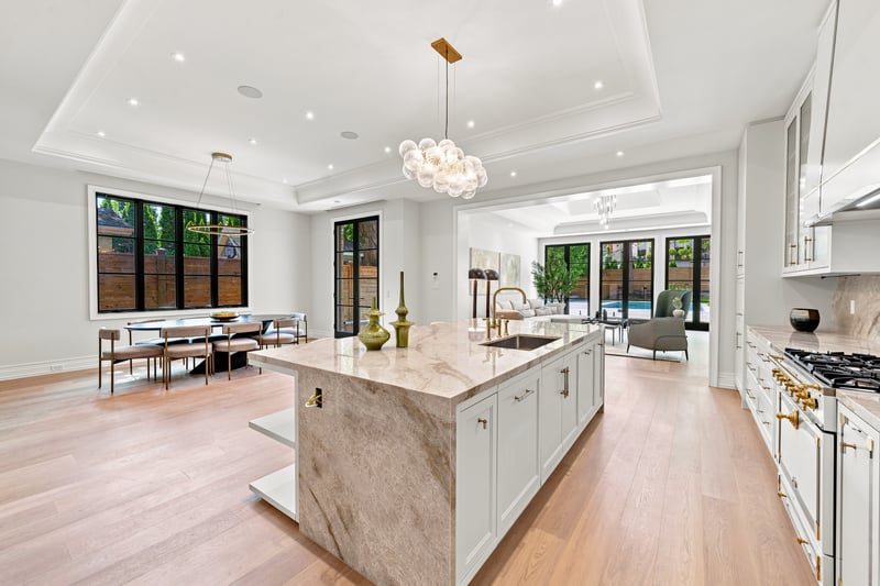 Luxury estate at 204 Forest Hill Road, Toronto, ON — photo 17