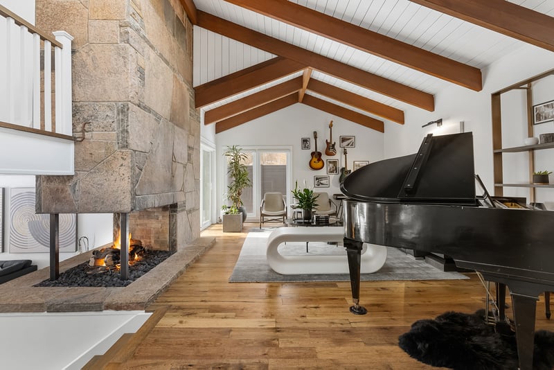 Luxury estate at 183 Hunters Bay Drive, Huntsville, ON — photo 9