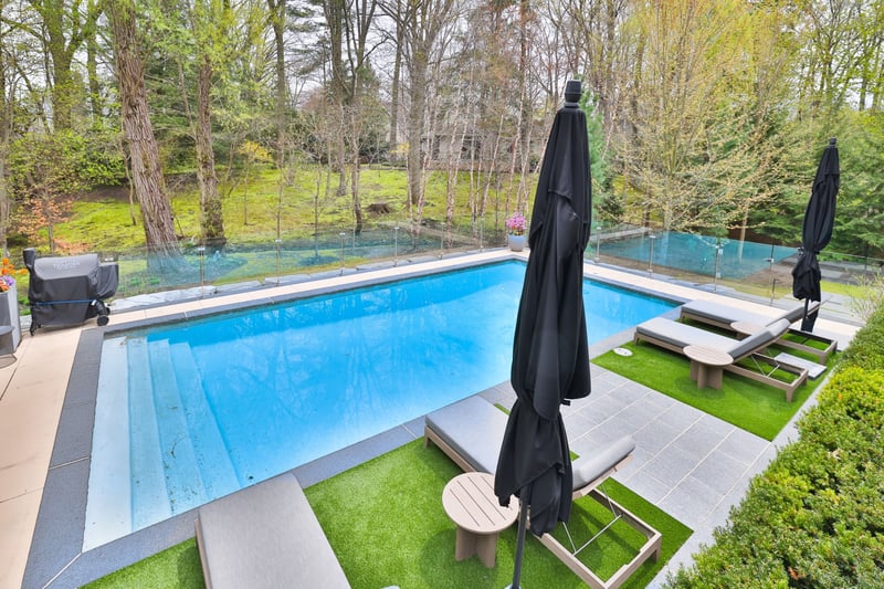 Luxury estate at 1102 Crestview Street, Oakville, ON — photo 45
