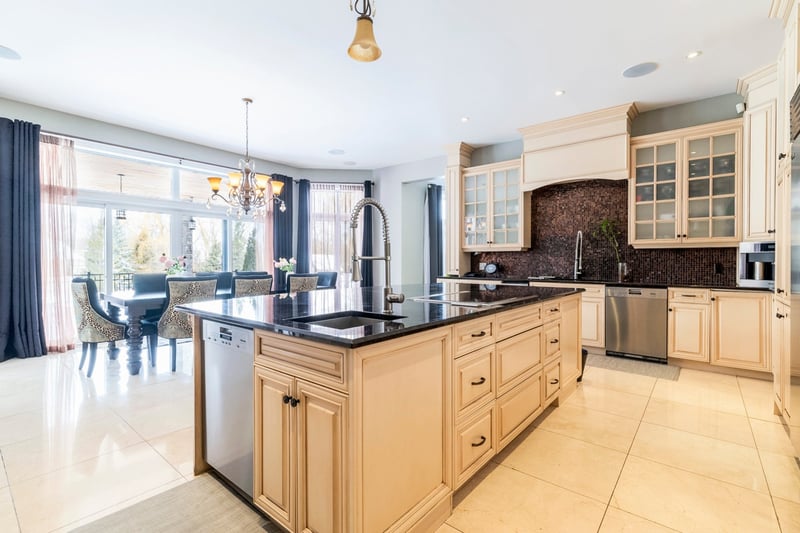 Luxury estate at 740 Rue des Châtaigniers, Boucherville, QC — photo 6