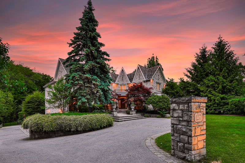 Luxury estate at 1257 Tecumseh Park Drive, Mississauga, ON — photo 35