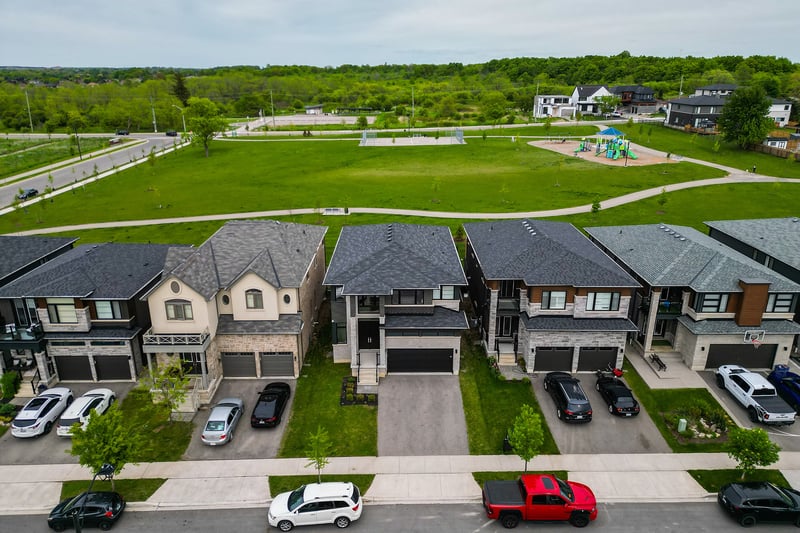 Luxury estate at 102 Greenwich Avenue, Hamilton, ON — photo 39
