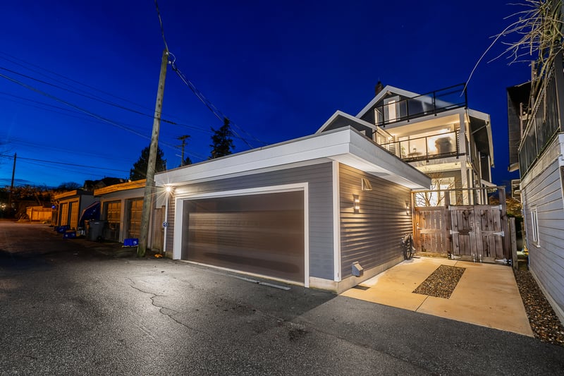 Luxury estate at 3262 West 1st Avenue, Vancouver, BC — photo 3