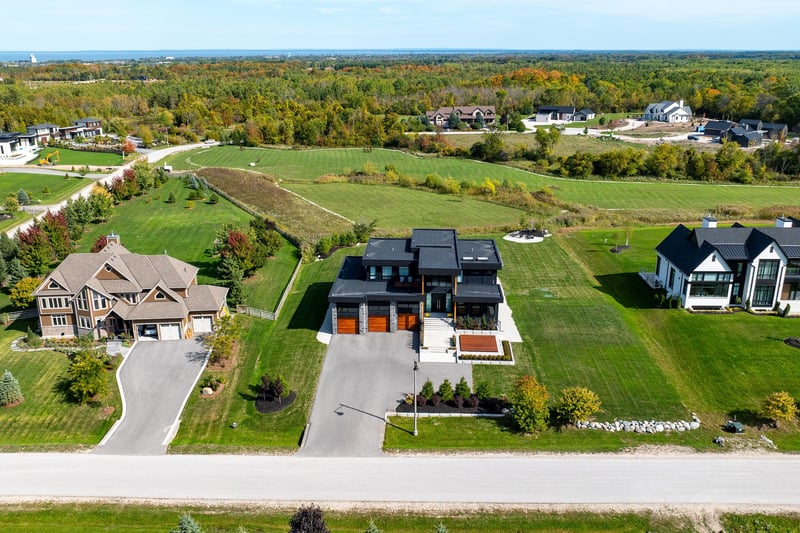 Luxury estate at 4 Raintree Court, Collingwood, ON — photo 8