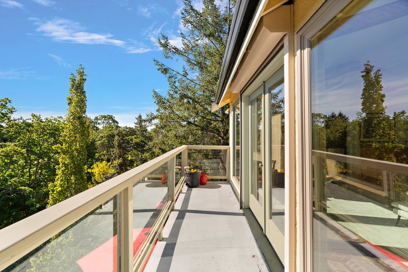 Luxury estate at 1019 Terrace Avenue, Victoria, BC — photo 23