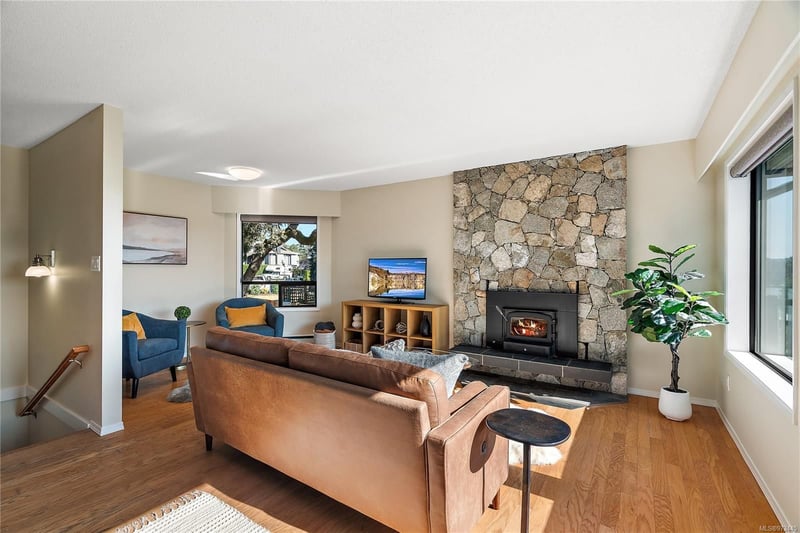 Luxury estate at 4101 Mariposa Heights, Victoria, BC — photo 8