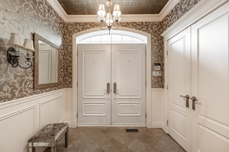 Luxury estate at 533 Rue des Falaises, Mont-Saint-Hilaire, QC — photo 4