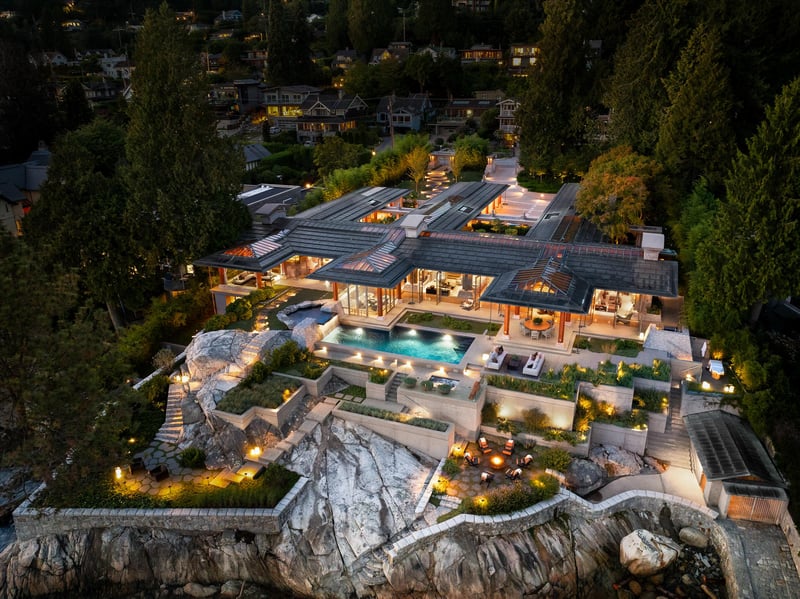 Luxury estate at West Bay, West Vancouver, BC — photo 1
