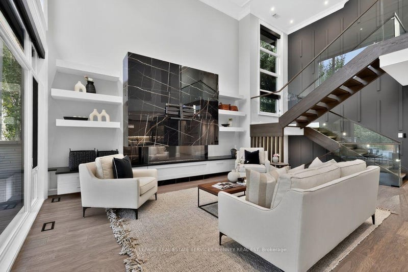 Luxury estate at 533 Carson Lane, Oakville, ON — photo 11