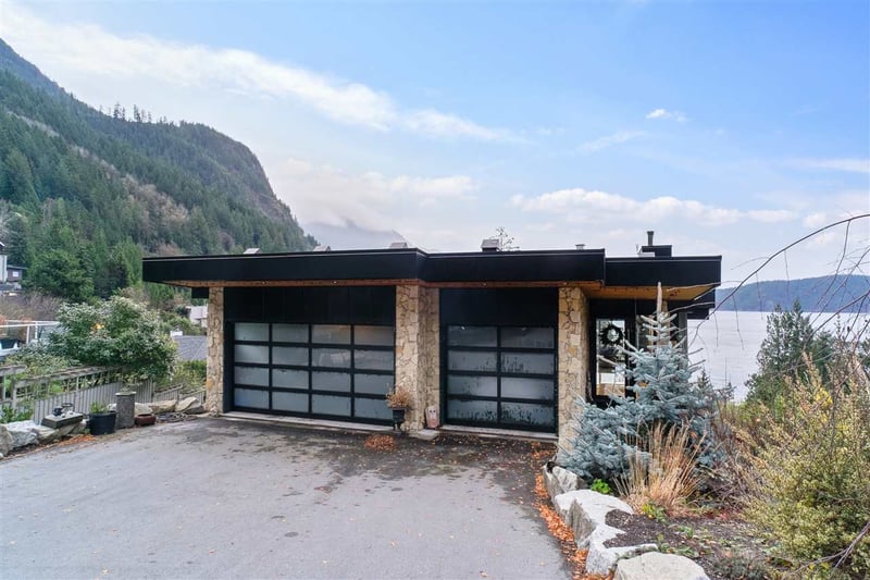 Luxury estate at 50 Sweetwater Place, Lions Bay — photo 20