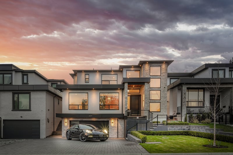 Luxury estate at 1267 160A Street, Surrey, BC — photo 2