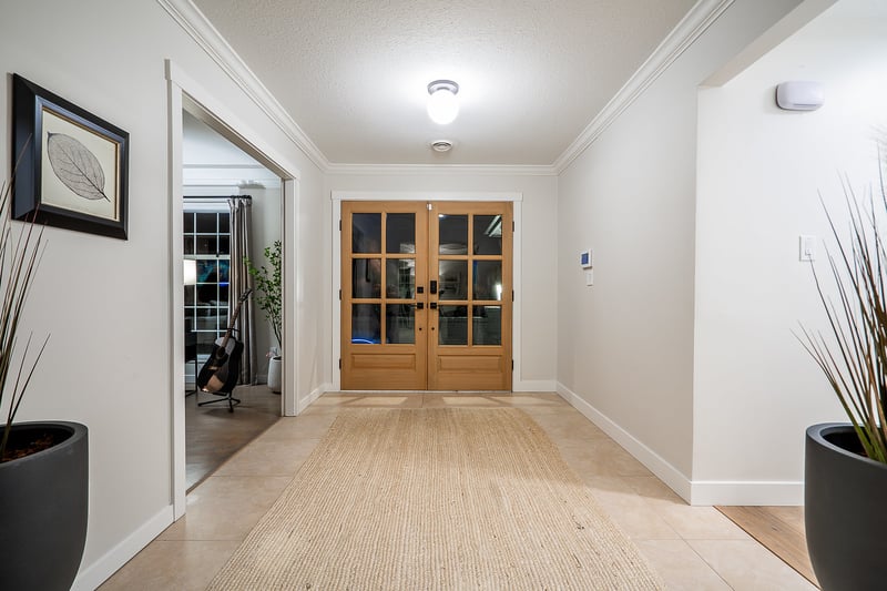 Luxury estate at 17470 28b Ave, Surrey, BC — photo 8