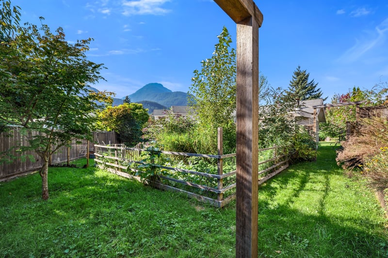 Luxury estate at 39726 Government Road, Squamish, BC — photo 27