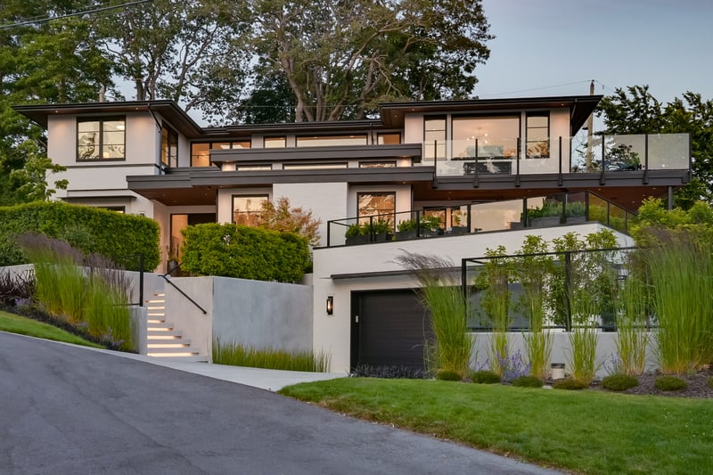Luxury estate at 717 Robleda Crescent, Victoria, BC — photo 3