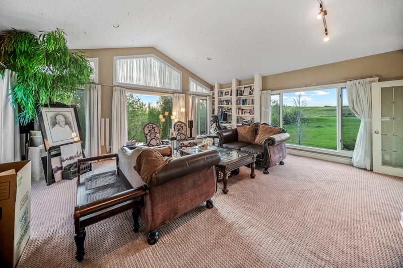 Luxury estate at 40 Blueridge Bay, Calgary, AB — photo 33