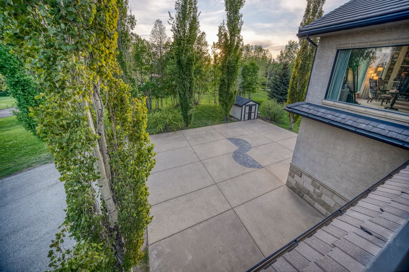 Luxury estate at 40 Blueridge Bay, Calgary, AB — photo 32