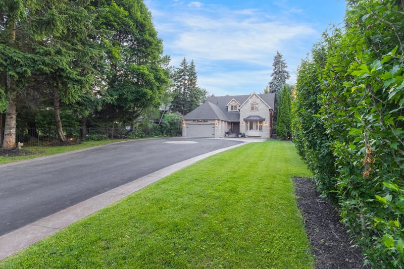 Luxury estate at 807 Indian Road, Mississauga, ON — photo 3