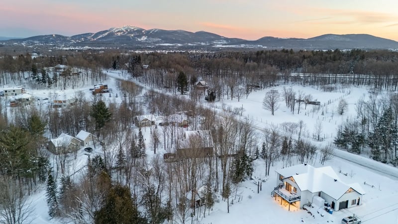 Luxury estate at 303 Rue Bergeron Est, Granby, QC — photo 37
