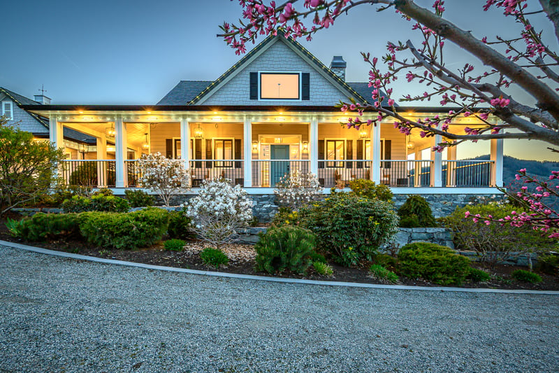 Luxury estate at 8000 Bench Row Road, Vernon, BC — photo 3