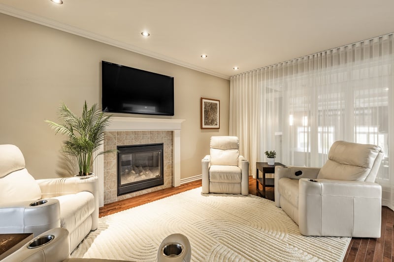 Luxury estate at 383 Rue des Échevins, Saint-Jean-sur-Richelieu, QC — photo 5
