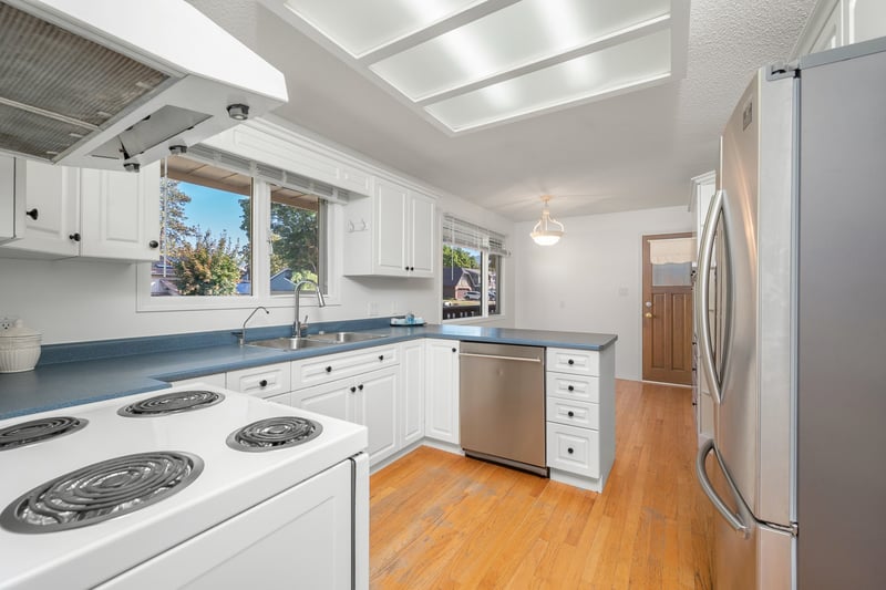 Luxury estate at 1604 39A   Avenue, Vernon, BC — photo 9