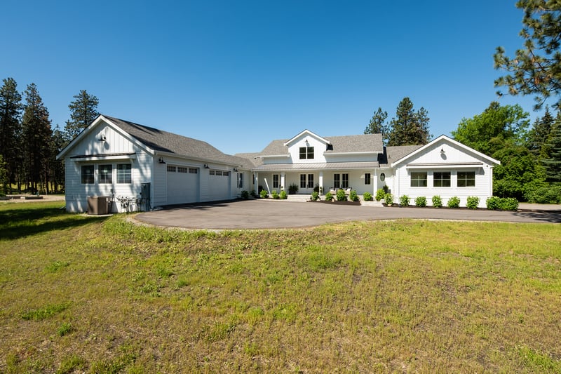 Luxury estate at 4510 Stewart Road East, Kelowna, BC — photo 4