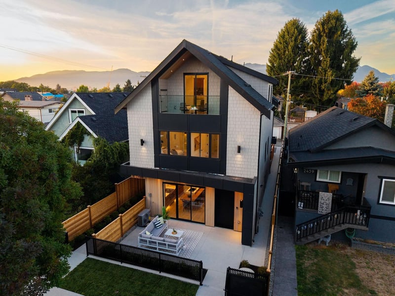 Luxury estate at 1 - 2435 Napier Street, Vancouver, BC — photo 2