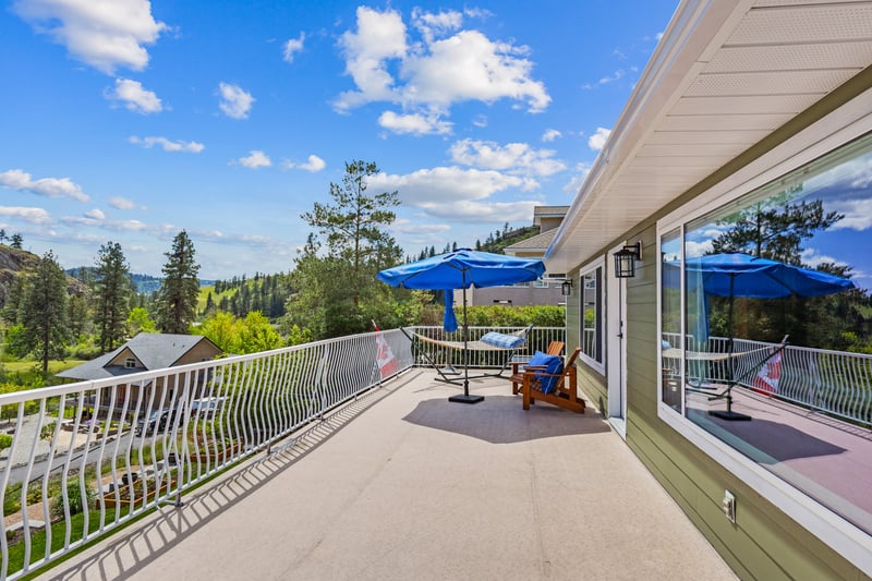 Luxury estate at 119 St Andrews Dr, Cawston, BC — photo 2
