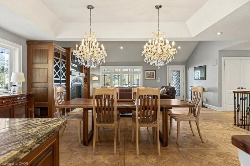 Luxury estate at 389 Clarendon Drive, Hamilton, ON — photo 6