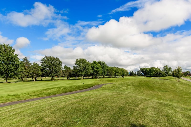 Luxury estate at 318 Rue Narbonne, Sainte-Julie, QC — photo 41