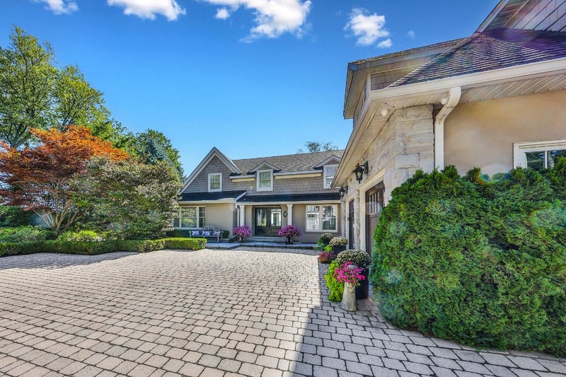 Luxury estate at 8 Chartwell Road, Oakville, ON — photo 4