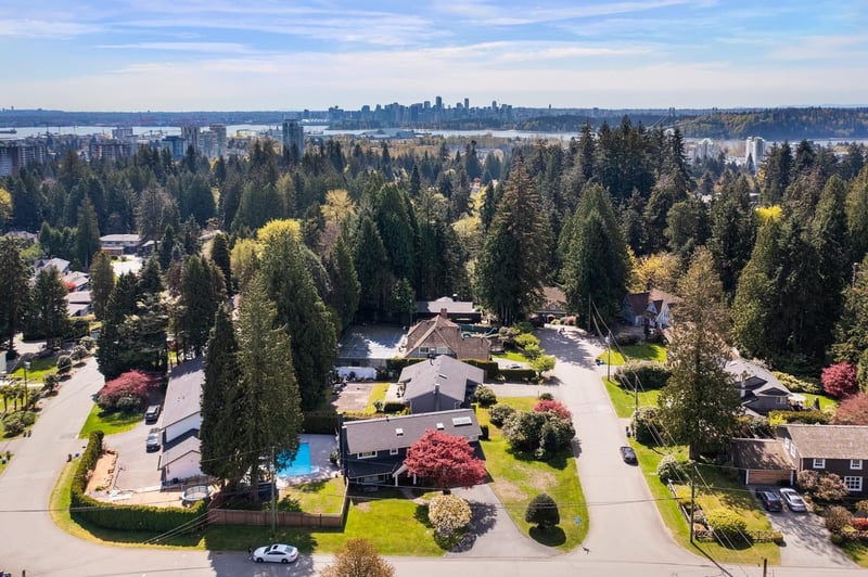 Luxury estate at 510 Newdale Place, West Vancouver, BC — photo 20