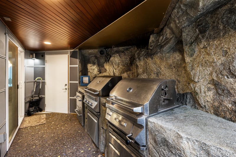 Luxury estate at 3722 Southridge Place, West Vancouver, BC — photo 34