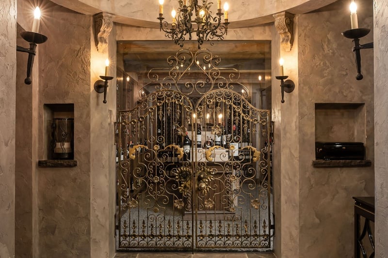 Luxury estate at 45 Bayview Ridge, North York, ON — photo 14