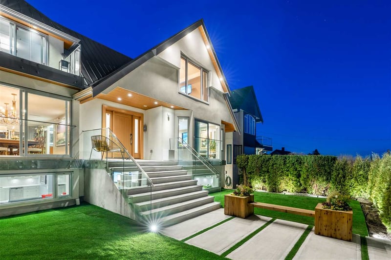Luxury estate at 1388 21st Street, West Vancouver — photo 3