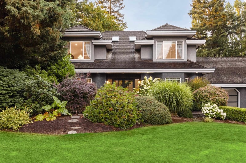 Luxury estate at 13877 32 Avenue, Surrey, BC — photo 3