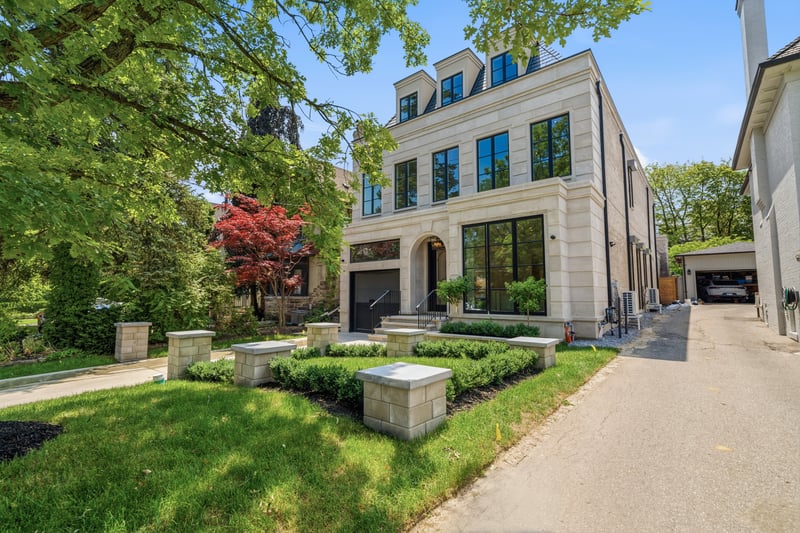 Luxury estate at 204 Forest Hill Road, Toronto, ON — photo 3