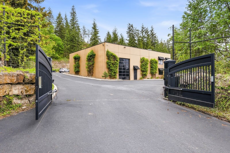 Luxury estate at 5757 Upper Booth Road North, Kelowna, BC — photo 2