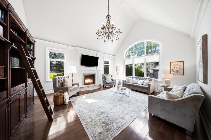 Luxury estate at 1098 Lakeshore Road West, Oakville, ON — photo 11