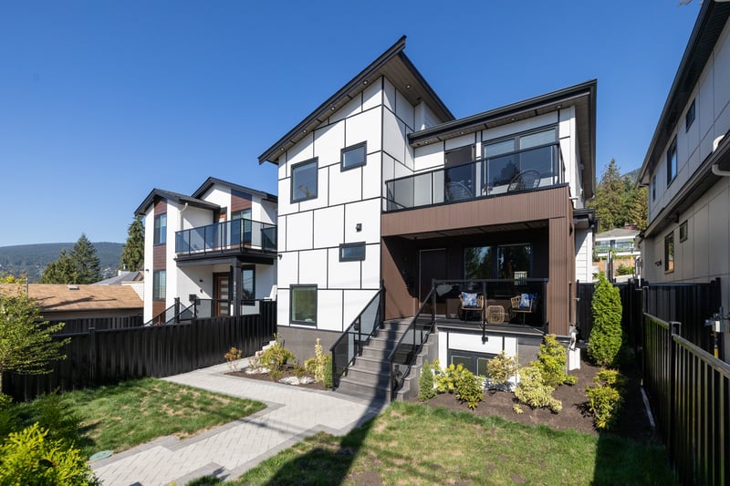Luxury estate at 806 Montroyal Boulevard, North Vancouver, BC — photo 44